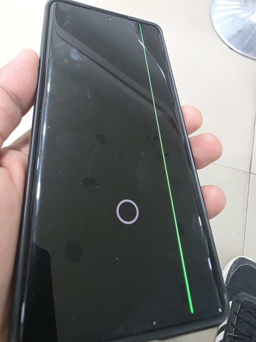 sumantk25's tweet photo. Hi @XiaomiIndia @MiIndiaSupport
I have Xiaomi 12 pro in excellent condition, new hyper os update introduced a green line in display and service center says it will be chargeable. Its not my fault but the update. Pleae provide display free of cost.  @geekyranjit https://t.co/YamrB3P6K1
