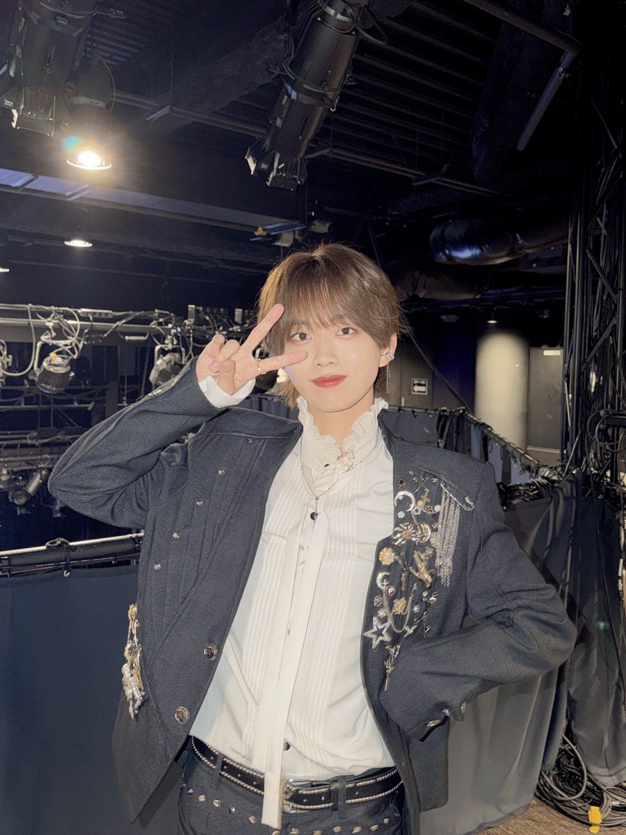 BANGERS_JIN's tweet photo. FUSION MOVE FES vol.2
楽しかった〜！！BANGERS初浅草🏮
7月最高のスタート切れました☀️
会いに来てくれてほんまありがとう✌︎
関西人のジンでした🫅🏻

今日沢山お話して頂いた、ともやさん！
やっぱり衣装も似てました🫶
かっこよかった…またお願いします☺︎

#UNiFY #福井巴也 さん
#BANGERS #JIN https://t.co/s8jK5ObQGG