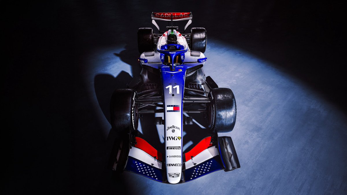 diegofmejia's tweet photo. Cadillac conmemora con los colores de la bandera 🇺🇸 el 4 de Julio durante el fin de semana de Silverstone, una de sus carreras de “casa”, teniendo en cuenta que su base principal está a pocos metros del circuito. #f1 https://t.co/Vnix06VJdC