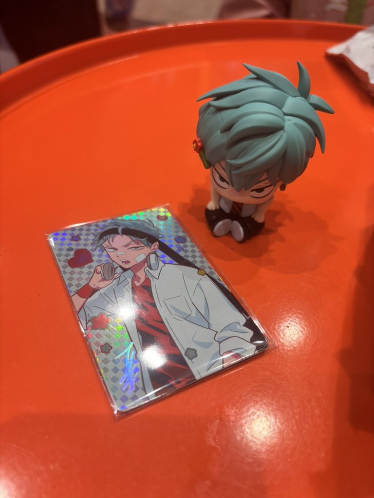 nalensenja's tweet photo. I GOT TILL EVERYONE ARGHHH THANK YOU SARAH 😭😭😭

also anyone wanna trade with me

Want: Ivan Phone Charm
Have: Luka Phone Charm https://t.co/wQTh1Aa5nR