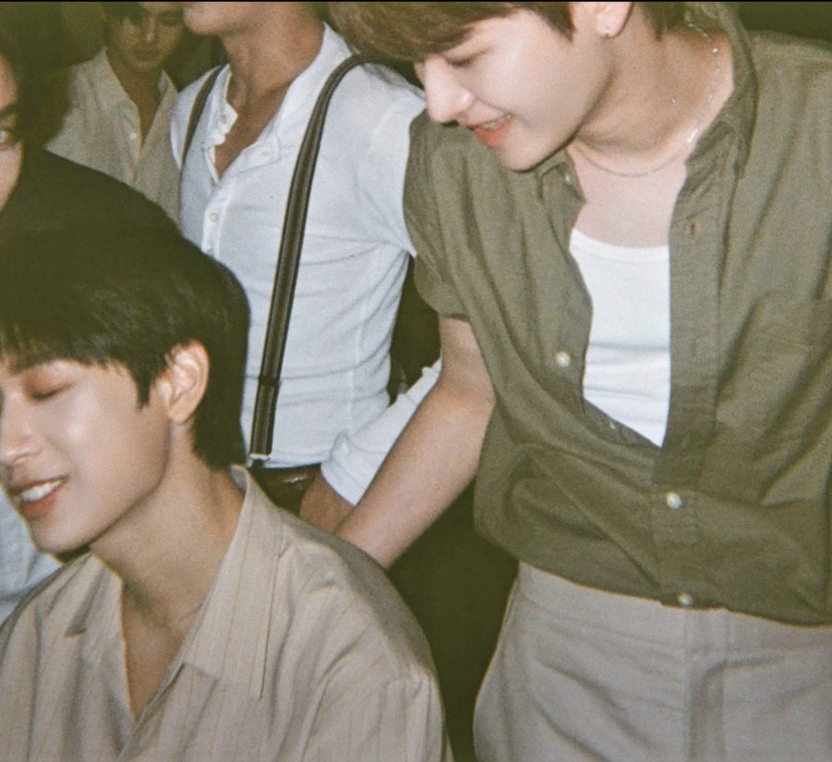 gimmethatqt's tweet photo. “ไม่รู้พวกเขารู้ไหม แต่จากคนนอกมองเข้าไป ทั้งสองคนเปลี่ยนไปในทางที่ดีขึ้น เริ่มหยอก เริ่มแกล้ง เริ่มคุยกันมากขึ้น” https://t.co/wEUTIFbWMb