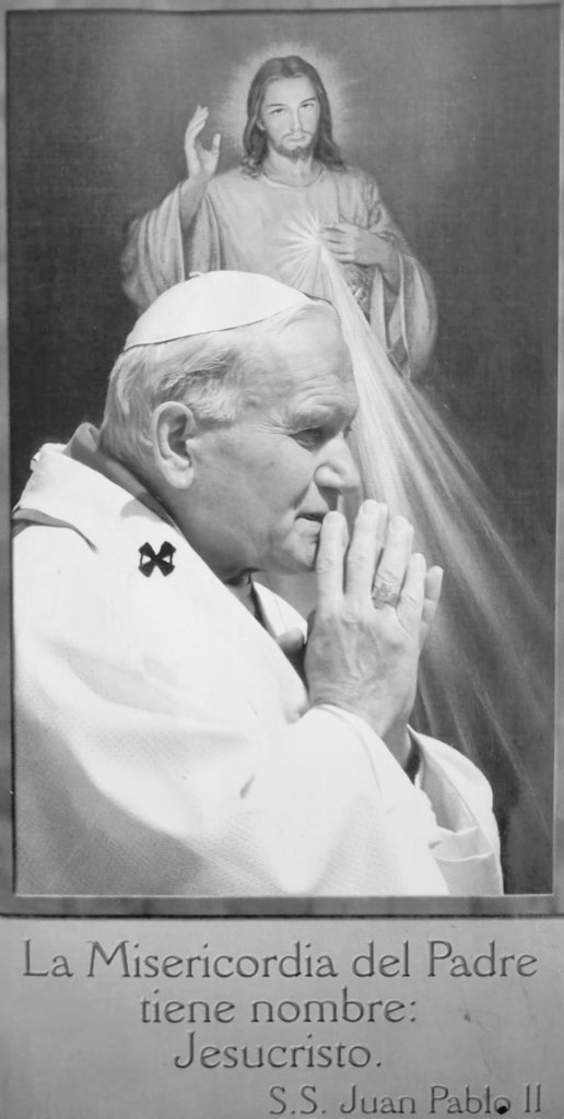 Yleanagp's tweet photo. #Venezuela en oración:
Dios, te pedimos por cada persona que aún permanece bajo los escombros. 
Abrázalos con tu amor, dales fuerzas para resistir, calma en medio del miedo y esperanza para no rendirse.

 Sostén sus vidas, protégelos y permite que la ayuda llegue a ellos. 

Amén! https://t.co/FAGoKsNwLL