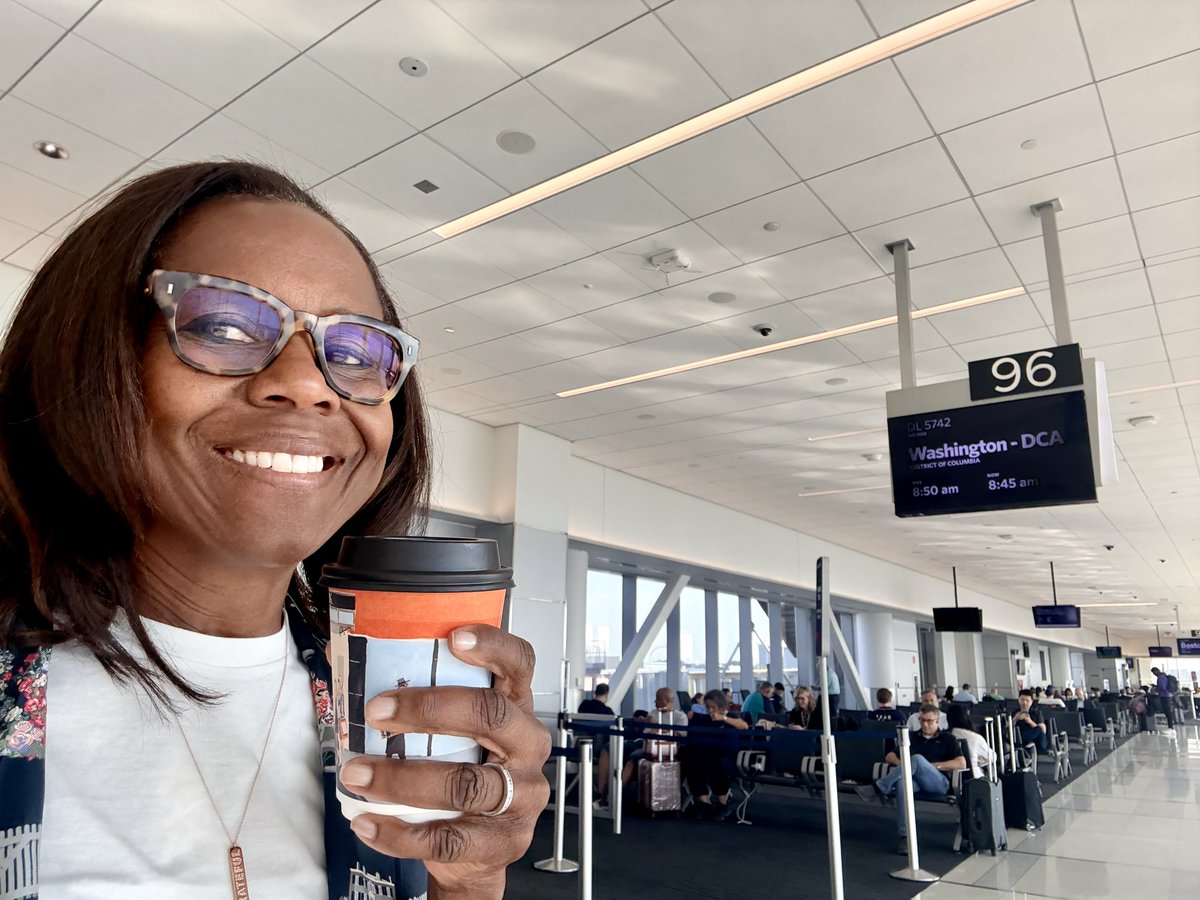 Deborah Roberts tweet media