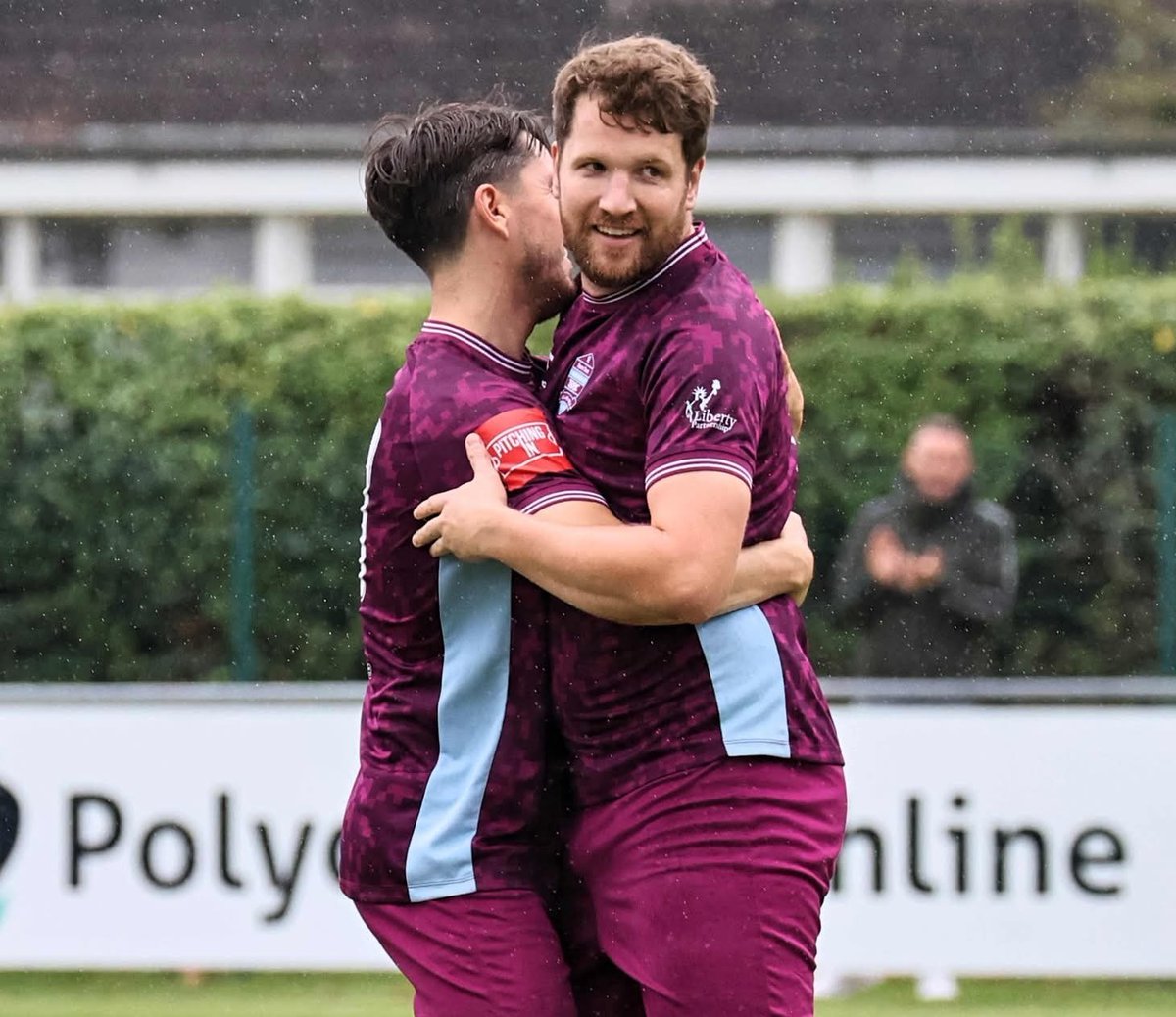 BourneTownFC's tweet photo. 𝐓𝐡𝐚𝐧𝐤 𝐲𝐨𝐮 𝐒𝐢𝐝𝐝𝐬

We can confirm Tom Siddons has left the club.  Scoring 19 goals from 77 games, a UCL Prem Playoff winner and played a huge role in our record breaking FA Vase run. 

Sidds leaves with the respect and thanks of everyone connected with The Wakes 💜💙 https://t.co/uSq82WpIlT