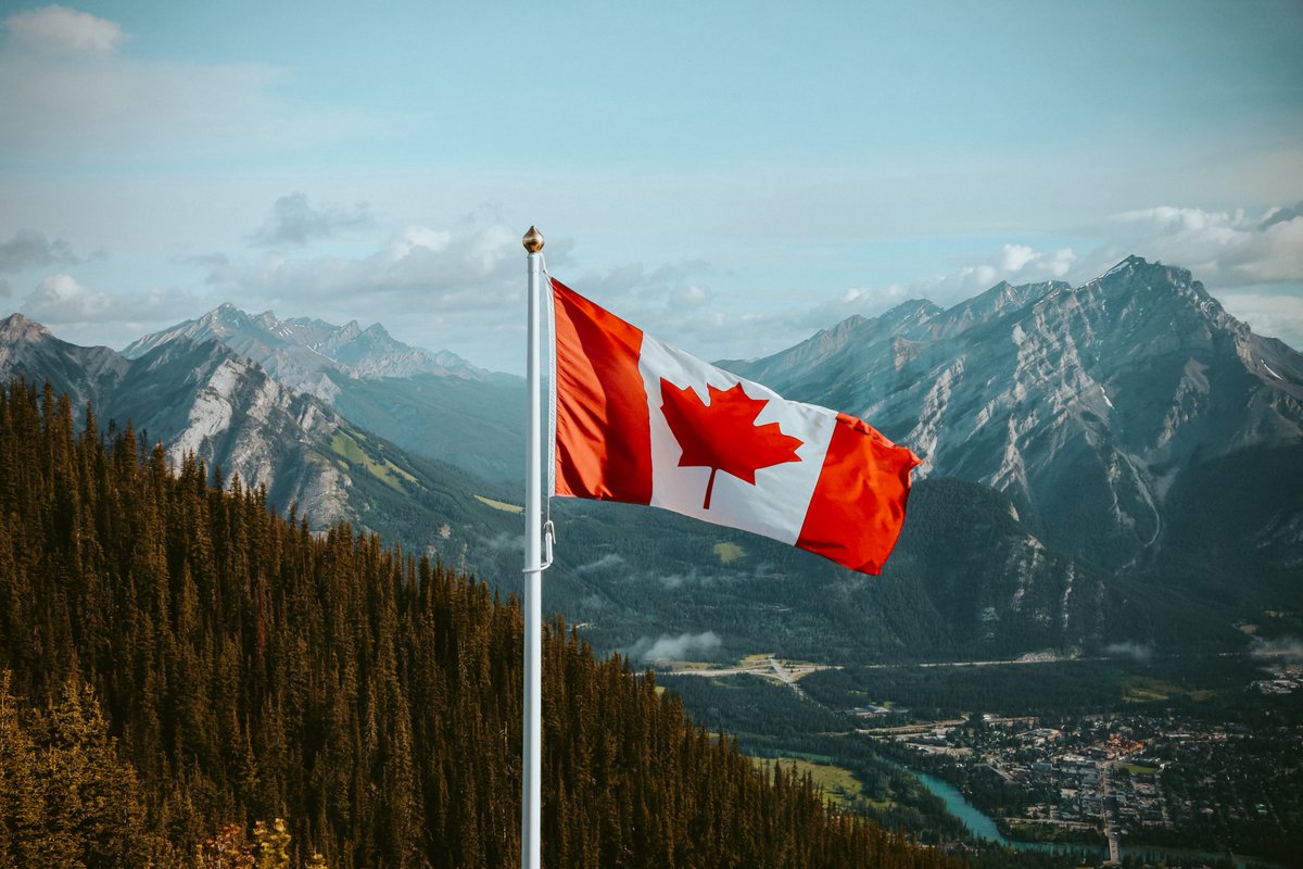 adMare_Bio's tweet photo. Canada's greatest strength is its people. Across the country, researchers, entrepreneurs, innovators and industry leaders are transforming bold ideas into companies, technologies and therapies that have the potential to improve lives. 

This Canada Day, we're celebrating the talent and ambition helping shape the future of Canada's life sciences sector. 

Happy Canada Day from all of us at adMare BioInnovations 🇨🇦 

#CanadaDay #LifeSciences #Innovation 

---

La plus grande force du Canada, ce sont ses gens. D'un océan à l'autre, des chercheurs, des entrepreneurs, des innovateurs et des leaders de l'industrie transforment des idées audacieuses en entreprises, en technologies et en thérapies qui ont le potentiel d'améliorer des vies.

En cette fête du Canada, nous célébrons le talent et l'ambition qui contribuent à façonner l'avenir du secteur canadien des sciences de la vie.

Toute l'équipe d'adMare BioInnovations vous souhaite une joyeuse fête du Canada! 🇨🇦

#FêteduCanada #SciencesDeLaVie #Innovation