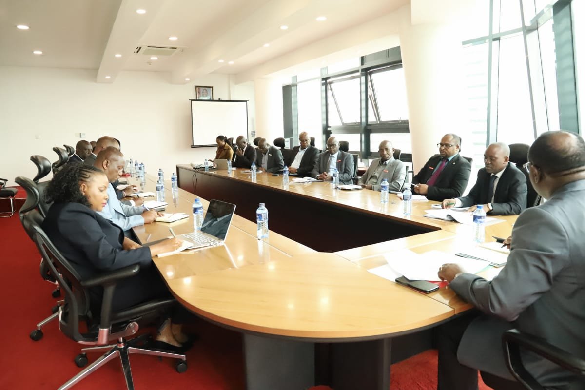 NCIC_Kenya's tweet photo. #NCIC today hosted  @WorldVisionKE team at the Commission HQs in Nairobi to strengthen collaboration and partnership, for promotion of peace, national cohesion, and youth engagement.

The meeting was led by NCIC Chairperson Dr. Kepha Nyamweya Omae, alongside Commissioners and CEO @DanielGiti while the World Vision Kenya delegation was led by National Director Gershon Mwakazi.

The engagement reaffirmed the shared commitment of both institutions to fostering peaceful coexistence, empowering youth as champions of unity, and building strategic partnerships that advance national cohesion in Kenya.

#AmaniKwaGround #PartnershipsForImpact
#OnePeopleOneNationOneDestiny