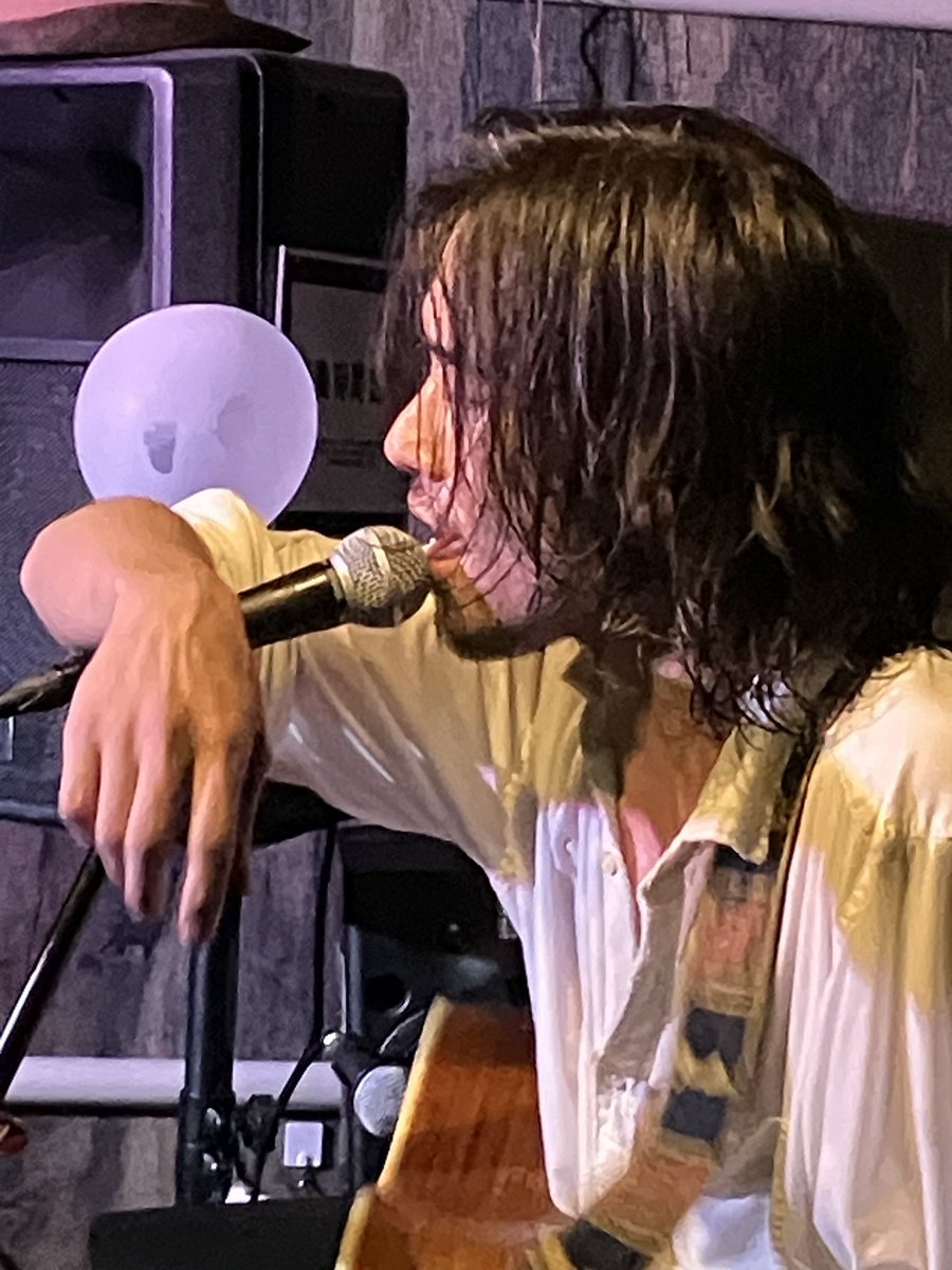 faxGSVSK3uXT5s8's tweet photo. 2026.7.1すすきのFOLKIE♪
☆武田英祐一
☆大貫永晴
北の！舞台裏のエースでKINGえーすけさんと東の！若獅子若武者永晴での激アツツーマンLIVE！��！
俺は燃えたね🔥
俺だけじゃ無いね！皆んなが燃えまくってたよ！！！
また演ってよ🔥
今日みたいなすごい夜を又あびたい！
よろ〜！！！
最高だぁ‼️😆 https://t.co/RC4316aXYu
