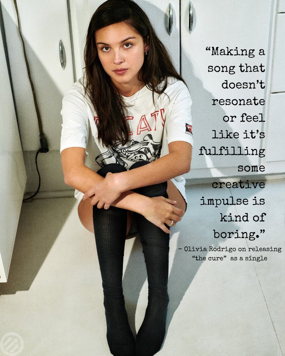LiviesHQ's tweet photo. olivia walks the walk and talks the talk with @pitchfork https://t.co/sOEH6vbiYO
