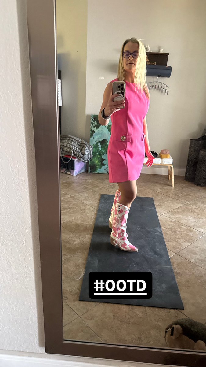 LamboLaw's tweet photo. Happy July!!! Wore this to work today &amp; im diggin it.  #lawyerswithstyle https://t.co/KX4kmN6bgV