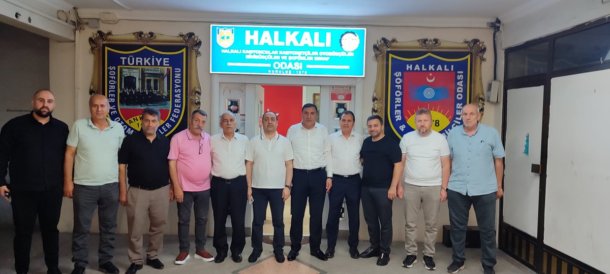 bunderbitlis's tweet photo. Genel Başkanımız Sn.Feysel Yakşı ve Kıymetli Yönetim Kurulu üyelerimiz ile birlikte,Halkalı Esnaf ve Şoförler Odası Başkanı Sayın Abdülaziz Çam Başkanımızı makamında ziyaret etme fırsatı bulduk. Görevinde kolaylıklar, başarılar nasip etsin. Misafirperverliği için teşekkür ederiz https://t.co/OxYqjtMIxK