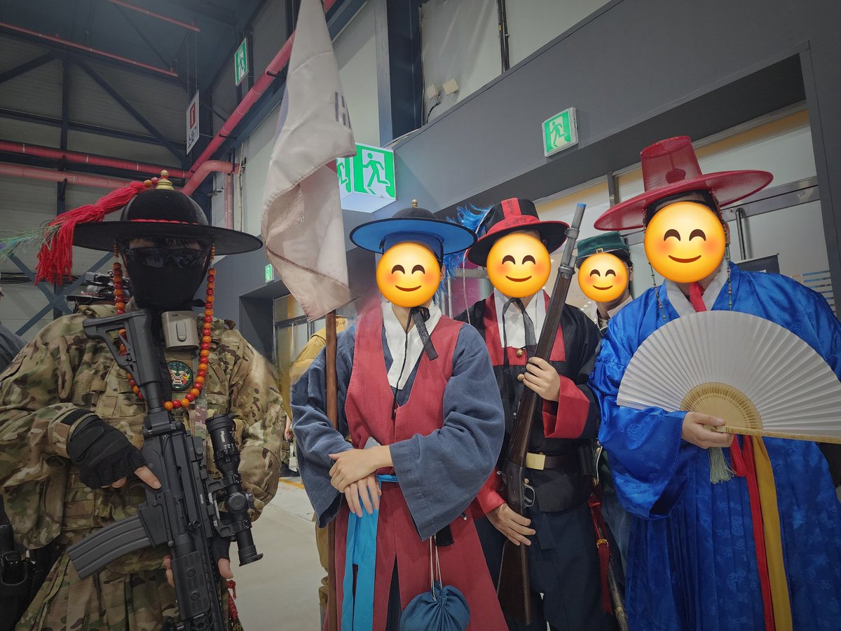 fusilier486's tweet photo. 조선사람들과.....어딘가 이상한 '조선사람1'

6월 플래툰 컨벤션 

친군영 : @drpto114 https://t.co/zFGLb7JAF5