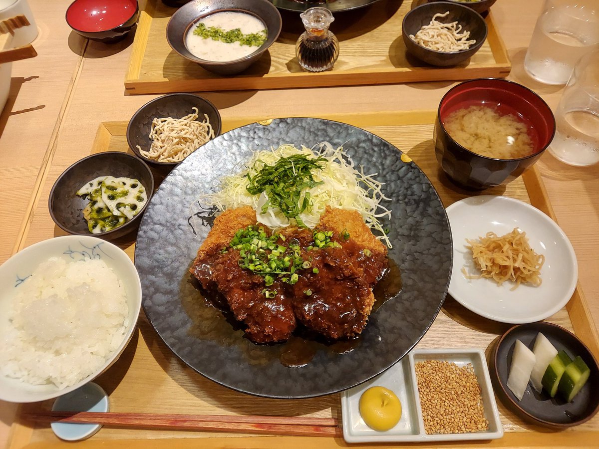 agenei33's tweet photo. 仕事用のスマホを機種変してスッキリ
サクサク動くのが幸せよ
朝昼晩兼用でご飯済ませて帰宅〜
ミーノのブラックペッパー美味しかった https://t.co/HLM1YFPDJC