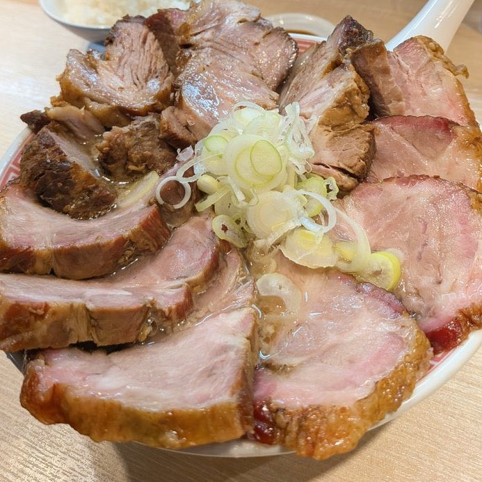 ToMoreShow's tweet photo. 焼豚ラーメン食べたい🤤 https://t.co/el9UDXxwMD