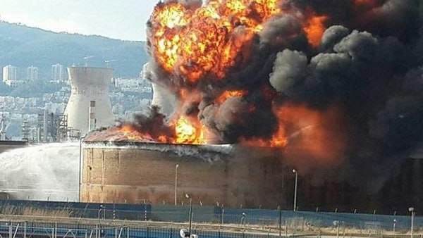 Nexo_Latino's tweet photo. 🔴Los ataques de Irán destruyeron el 60 % del combustible de Israel

🔺Un documento del Ministerio del Interior israelí señala que los ataques iraníes destruyeron el principal depósito de gasolina de la refinería de Haifa, mientras Ashdod solo logró compensar parte del déficit. https://t.co/TvsFBYUQfl
