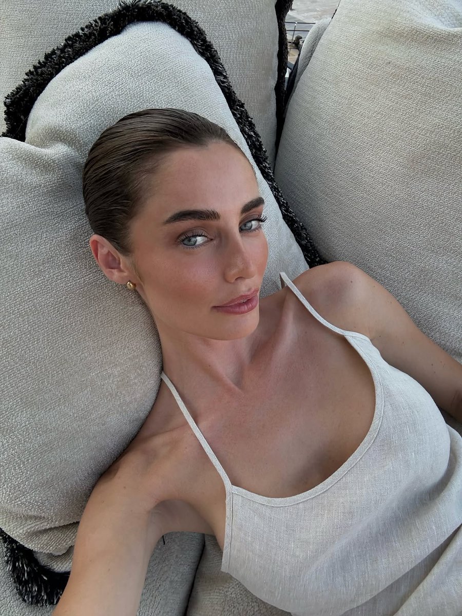 Rebecxca's tweet photo. the  beauty  of  Goddess. https://t.co/Ao4RJtmADA
