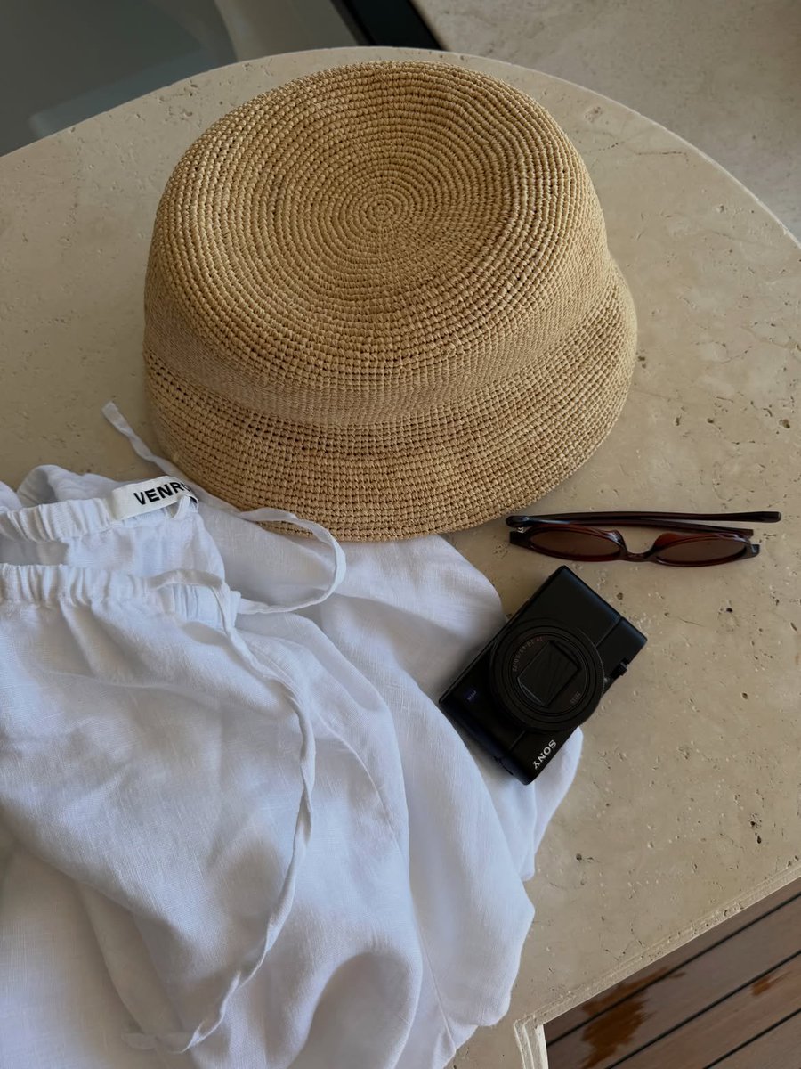 Rebecxca's tweet photo. doesn't  it  look  stunning?  simple,  yet  effortlessly  elegant. https://t.co/Xn58nShykr