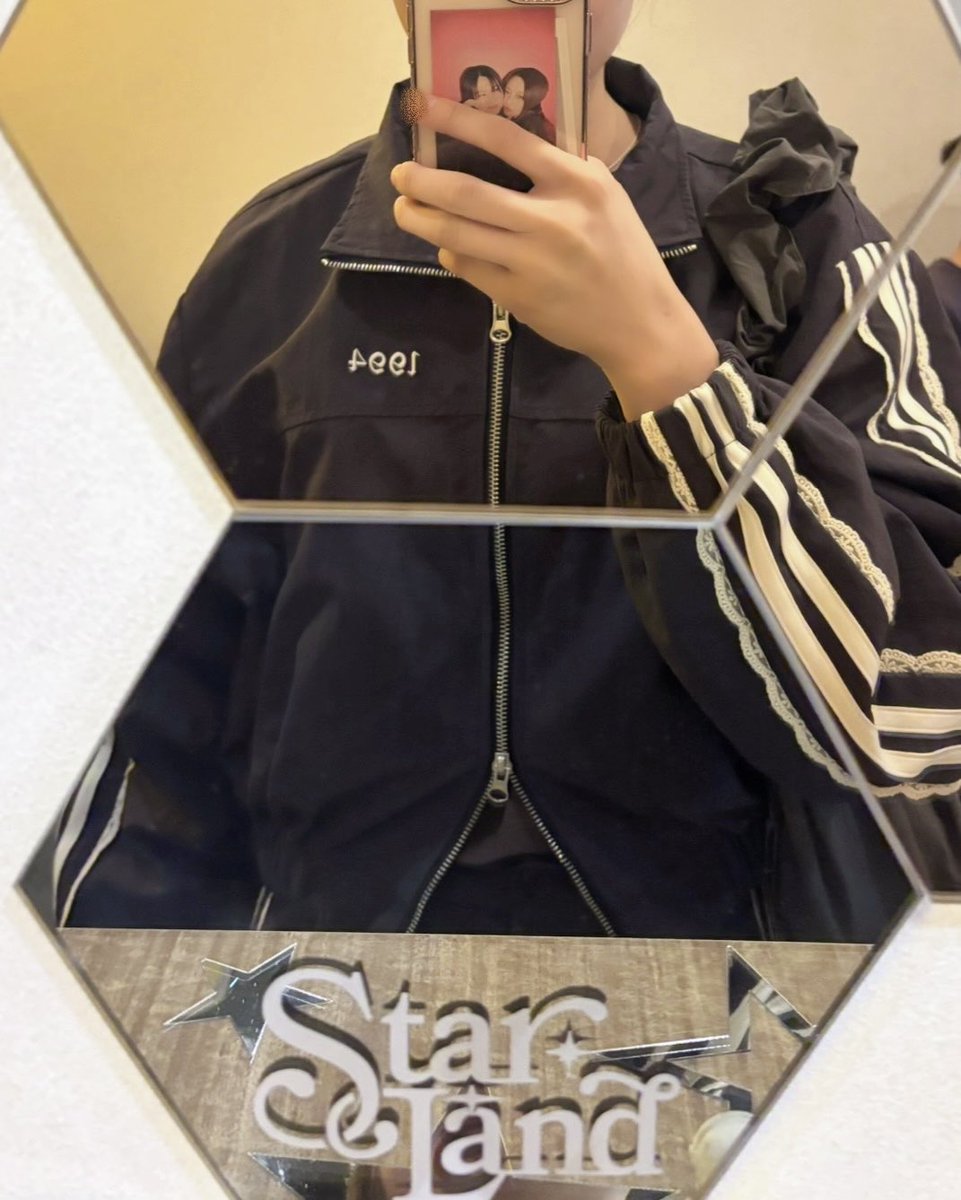 egbbz9's tweet photo. 1ヶ月以上前だけど、
スタランのクレープ美味しかった〜🌟
野外ライブ少し肌寒くてるあのセットアップ最適。
また着たいから早く秋来んかな😂 https://t.co/cGWdV9KWKp