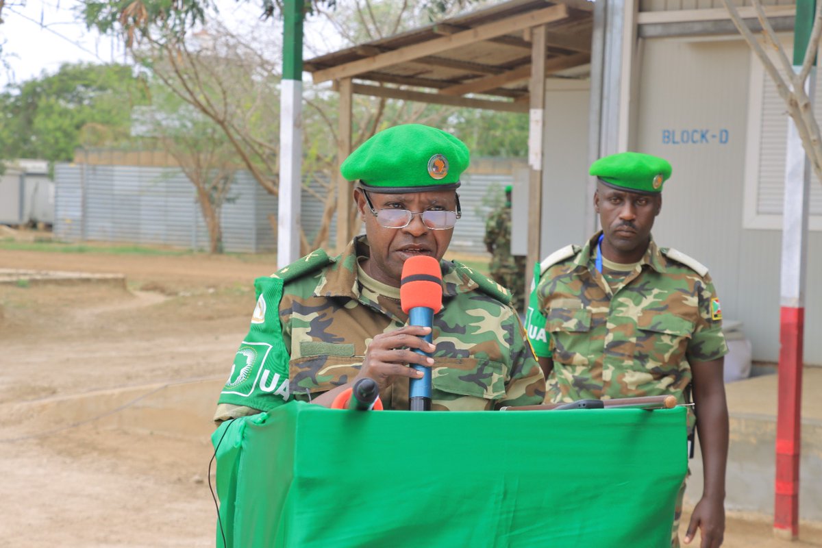aussom_'s tweet photo. #AUSSOM Force Commander Lt. Gen. Sam Kavuma, accompanied by Sector Commander Brig. Gen. Michael Ndenzako, today joined AUSSOM Burundi National Defence Forces (BNDF) troops in Jowhar to commemorate the Independence Day of the Republic of Burundi. The celebration honoured Burundi's rich history, sovereignty and the dedication of its men and women serving under the African Union Support and Stabilization Mission in Somalia (@AUSSOM_).

Addressing the troops, Lt. Gen. Kavuma commended the #Burundi contingent for its professionalism, discipline and unwavering commitment to advancing peace, security and stability in Somalia. He thanked the Government and people of Burundi for their enduring contribution to the @_AfricanUnion mission and reaffirmed AUSSOM's commitment to working alongside all Troop and Police Contributing Countries in support of #Somalia's peace and stabilization efforts.
