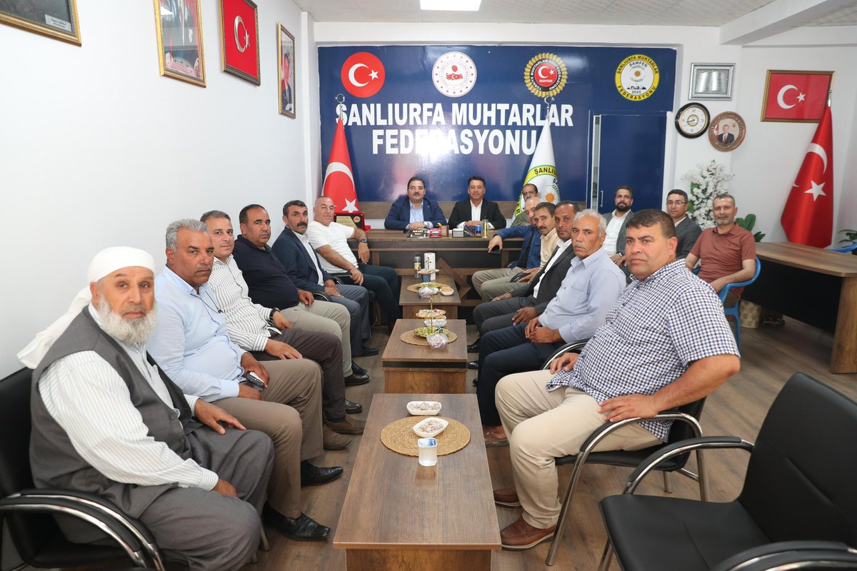 mcanpolatnet's tweet photo. Şanlıurfa Muhtarlar Federasyonu Başkanı Sn. Halit Kaya’yı ziyaret ederek, Haliliye’mize bağlı merkez ve kırsal mahalle muhtarlarımızla bir araya geldik.

Mahallelerimizin ihtiyaçları, talepleri ve yürütülen çalışmalar hakkında istişarelerde bulunduk. 

Misafirperverlikleri için teşekkür ediyorum.