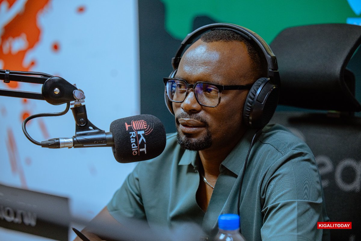 ktradiorw's tweet photo. Uyu munsi mu kiganiro KT PARADE, twakiriye Mugabo Gilbert, Umuyobozi Wungirije w’Akarere ka Muhanga ushinzwe imibereho myiza y’abaturage.

Visi Meya yatuganirije byinshi ku  bikorwa biteganyijwe ku munsi wo #Kwibohora32 mu Karere ka Muhanga https://t.co/nJYcWYhuFv