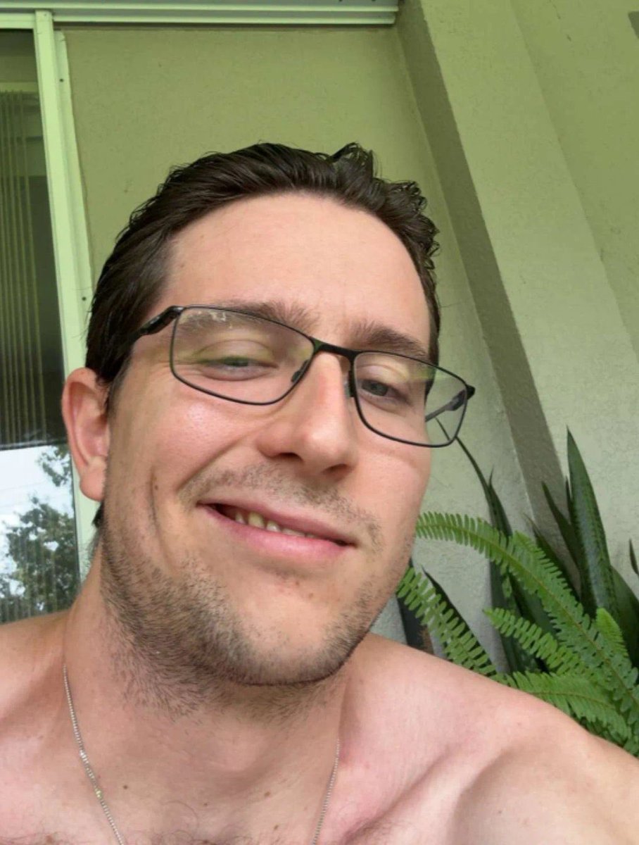 goonyface's tweet photo. Who’s pumping to face porn rn? https://t.co/V98KtsEiqY