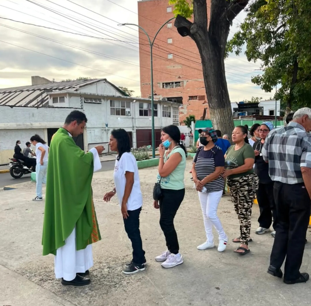 nilovechi's tweet photo. Apoyo material y espiritual a Venezuela. https://t.co/KJxldW1onJ