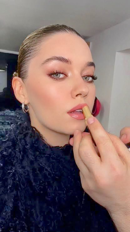 Lonngingg's tweet photo. 💋💄#AfraSaraçoğlu https://t.co/TJSLFEldJG