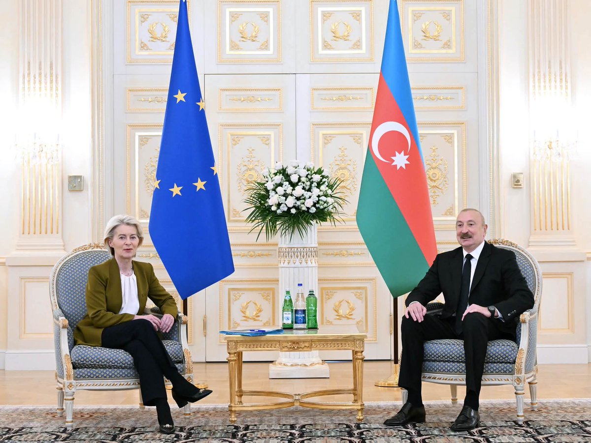 YAP_1992's tweet photo. Prezident İlham Əliyevin Azərbaycanda səfərdə olan Avropa Komissiyasının Prezidenti Ursula Fon der Lyayen ilə təkbətək görüşü olub.

https://t.co/9sgQOqQUTJ https://t.co/6I7Fthkq0J