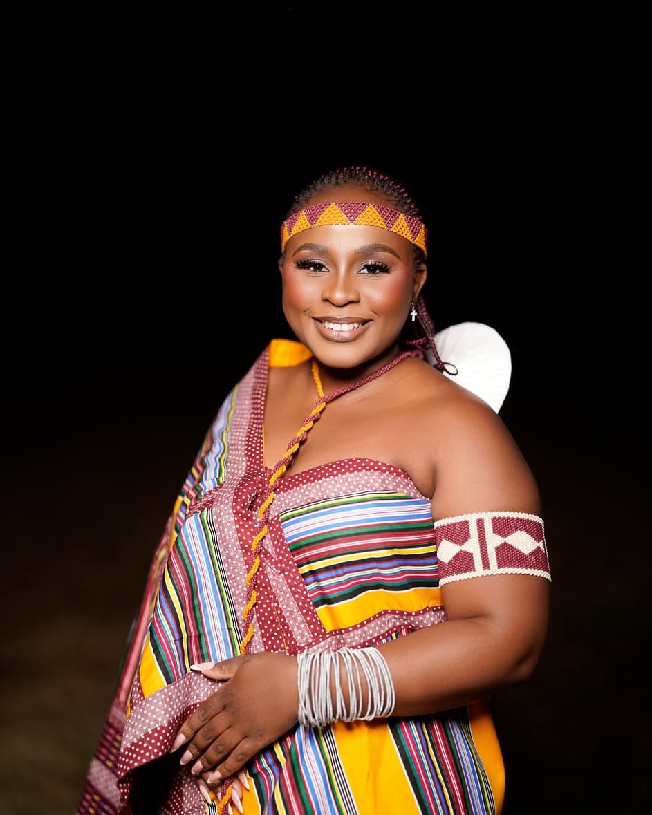 IamMzilikazi's tweet photo. DYONDZA N’WANANGA: Loko u nga fambi u ta teka makwenu #CelebrateAfrika 20 https://t.co/F613lB2lL0