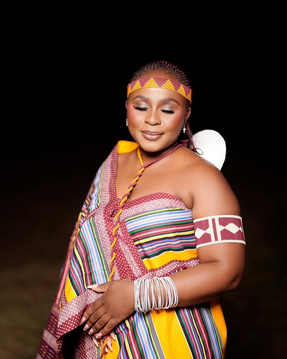 IamMzilikazi's tweet photo. DYONDZA N’WANANGA: Loko u nga fambi u ta teka makwenu #CelebrateAfrika 20 https://t.co/F613lB2lL0