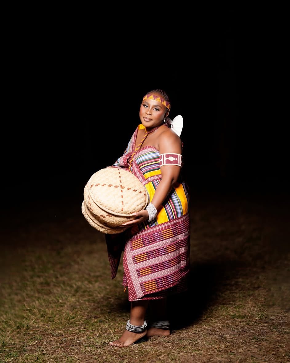 IamMzilikazi's tweet photo. DYONDZA N’WANANGA: Loko u nga fambi u ta teka makwenu #CelebrateAfrika 20 https://t.co/F613lB2lL0