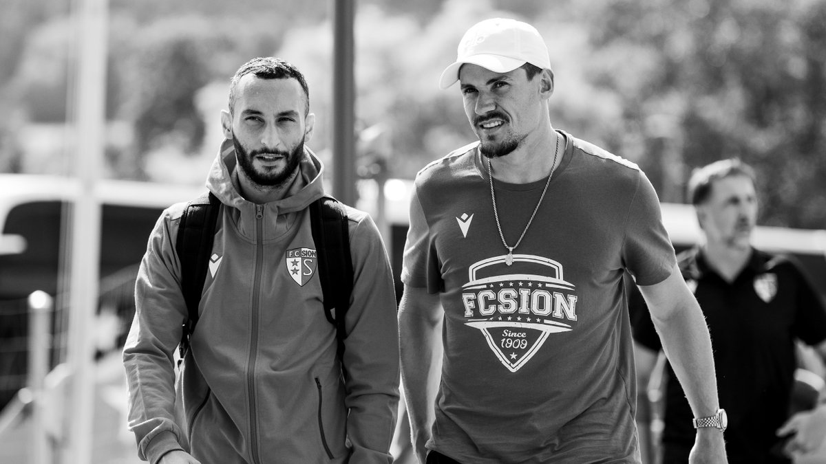 FCSion's tweet photo. 📍 𝗟𝗶𝗴𝗻𝗶𝗲̀𝗿𝗲𝘀

Les 𝗩𝗮𝗹𝗮𝗶𝘀𝗮𝗻𝘀 sont bien arrivés en terres neuchâteloises pour leur deuxième match de préparation face à 𝗡𝗲𝘂𝗰𝗵𝗮̂𝘁𝗲𝗹 𝗫𝗮𝗺𝗮𝘅. 💪

Coup d’envoi 18:00. ⌛️

🗣️ 𝗔𝗹𝗹𝗲𝘇 𝗦𝗶𝗼𝗻 🔴⚪️

#Ensemble #Toujours https://t.co/H5VgT8y3AH