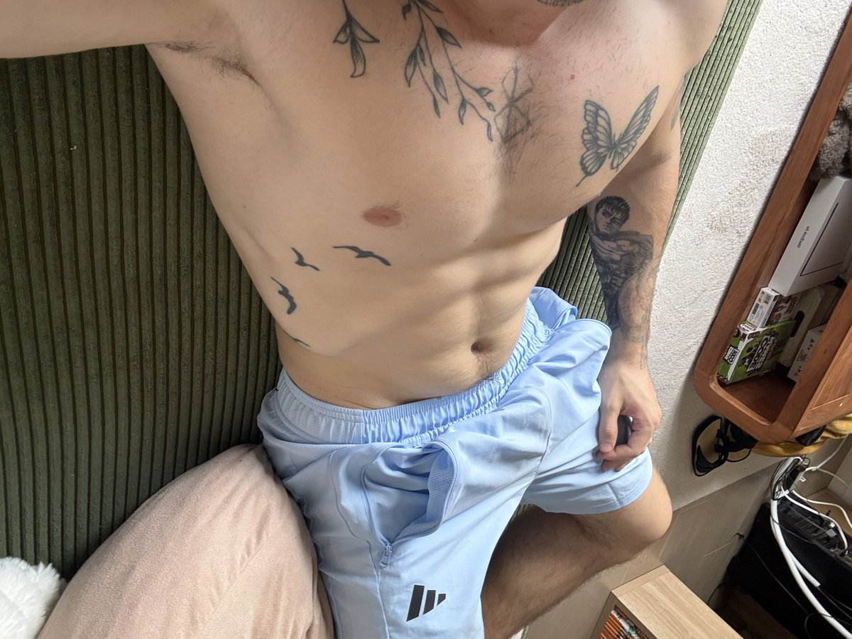 antiiheroo's tweet photo. 😴 https://t.co/5NQ98zAXcM