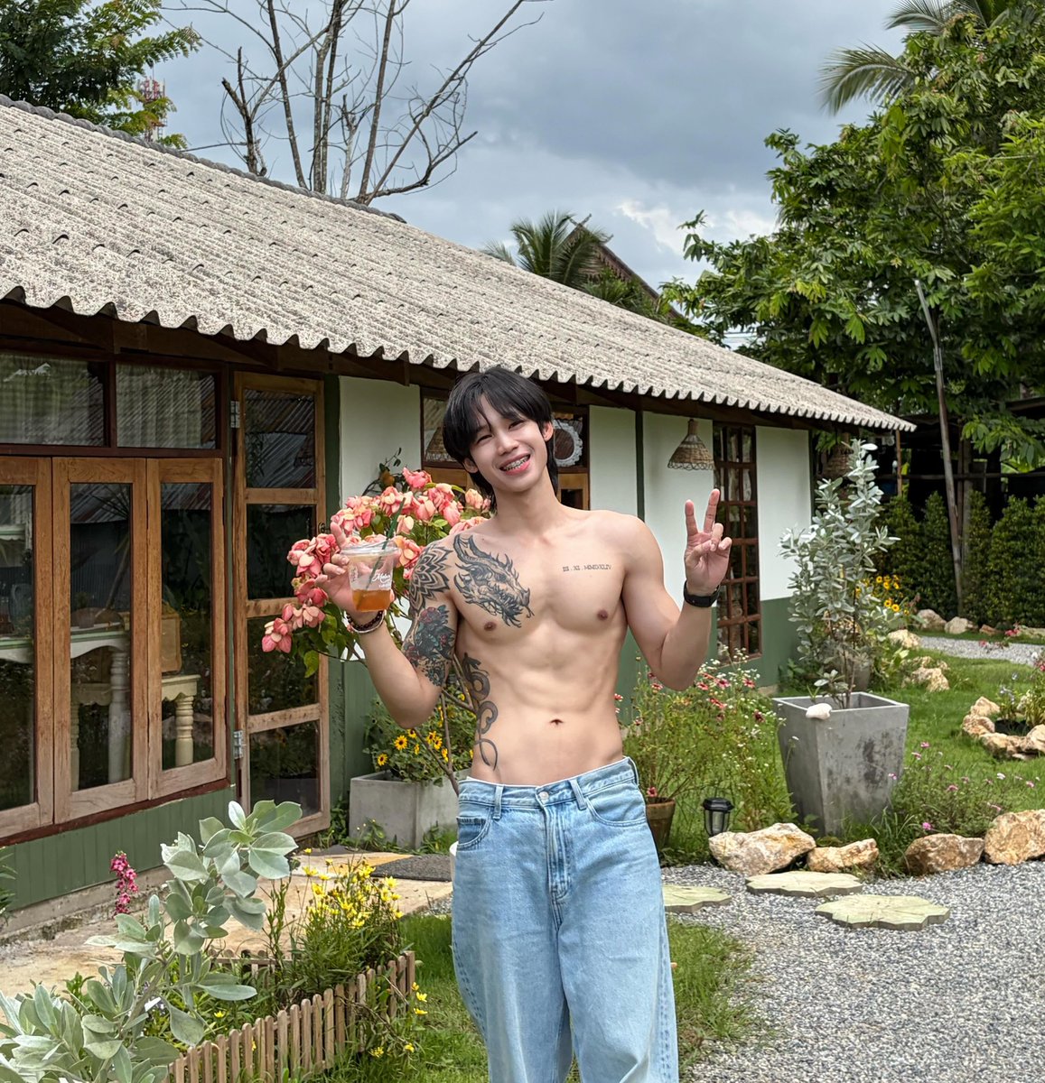 musclebangkok's tweet photo. หนูจะตั้งใจเรียน https://t.co/yNLbzwSN0a