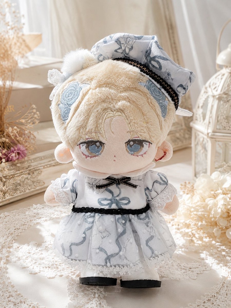 catcraft24's tweet photo. 「この子に似合うかな？」そんな心配はいりません✨
淡いブルー×ホワイトを基調にしたデザインなので、さまざまな髪色・キャラクターカラーのぬいちゃんと相性抜群💕
ブルー系は爽やかに、ダークカラーは上品に、ピンク系は甘く可愛く…。
同じお洋服でも、ぬいちゃんによって違った魅力を楽しめる一着 https://t.co/zl2BlWPFdF