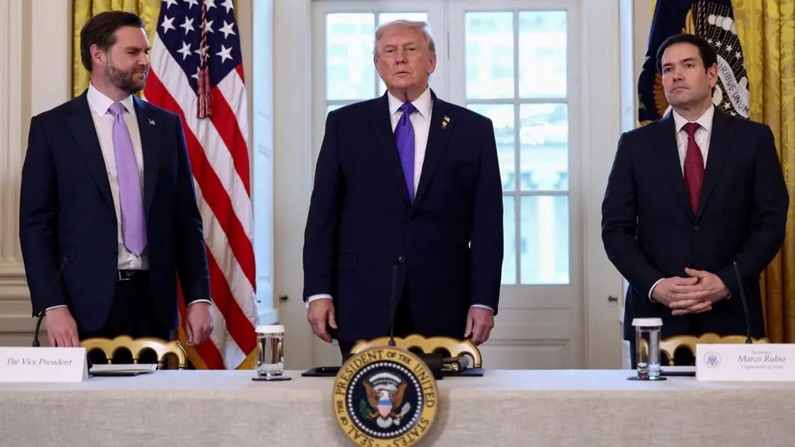AlfredoJalife's tweet photo. Análisis 📝Bajo la lupa 🔍
Choque de memorándums: el de JD Vance con EU/Irán y el de Marco Rubio con Israel/Líbano
https://t.co/qWhZVuaTDk https://t.co/ZBu780QB8T