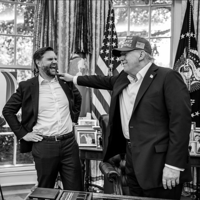 MAGAladyX's tweet photo. Drop a ❤️, if you love this Duo! https://t.co/krUBk4ZgDG