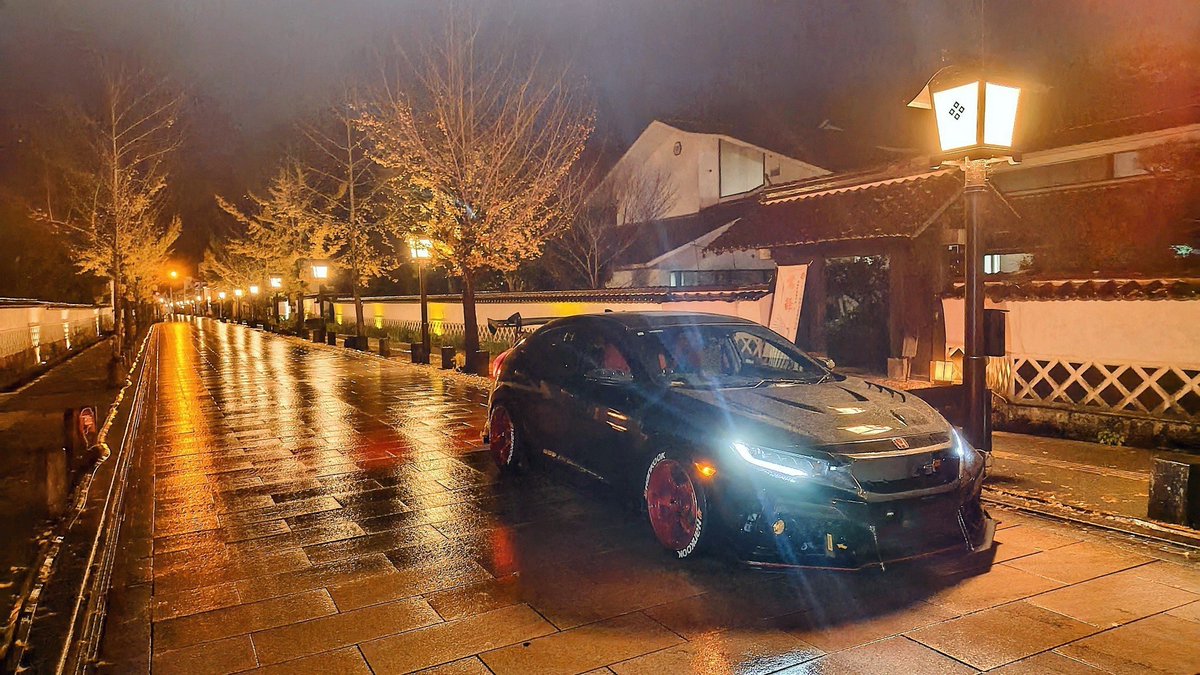 gundamvfk8's tweet photo. #このタグを見た人は黙って夜をはる
#雨の石畳
#TC4
赤ホイールやはりええなぁ〜(≧∇≦)
次回用にタイヤ交換しとくか https://t.co/LL1LmktIqh