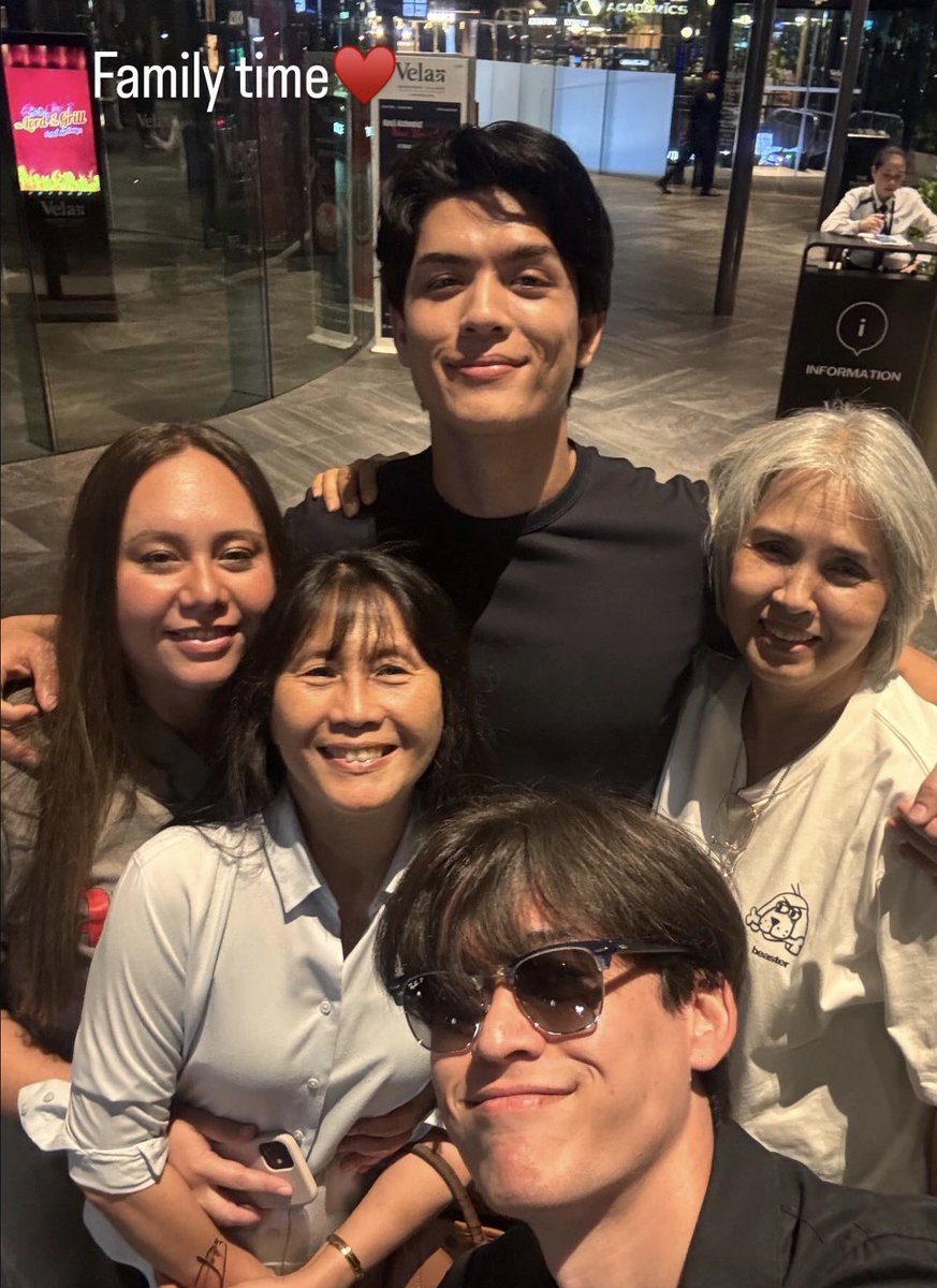 j2728g's tweet photo. “Family time ♥️”

ผมยอมแล้วครับบบ ไม่บ้วนแล้วครับ 😭😭😭😭 https://t.co/RRpzyXt7VT