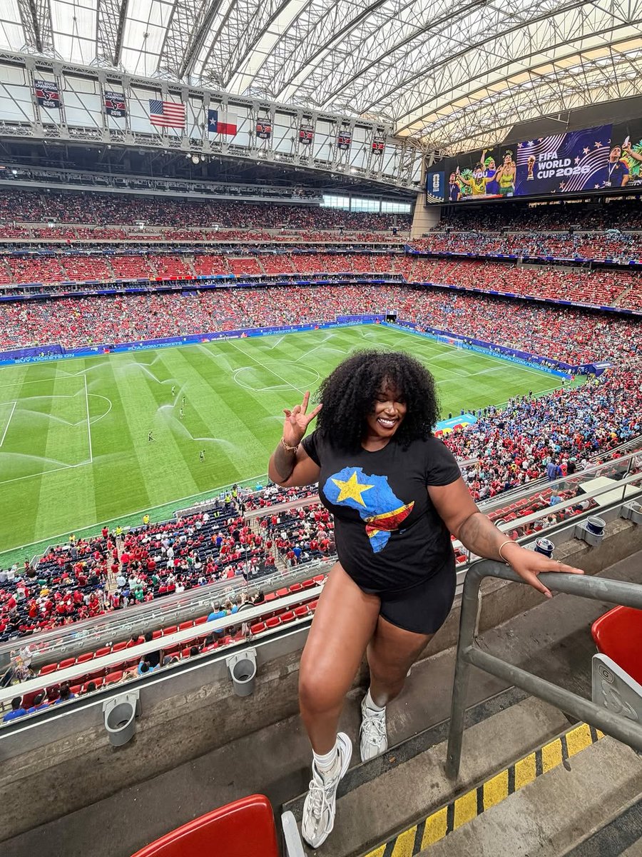 CasmirDani95888's tweet photo. DR Congo 🇨🇩 ladies at world cup>>>>>>✨😩 https://t.co/1pQHiMMMWu