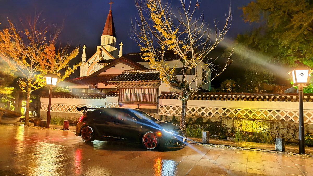 gundamvfk8's tweet photo. #このタグを見た人は黙って夜をはる
#雨の石畳
#TC4
赤ホイールやはりええなぁ〜(≧∇≦)
次回用にタイヤ交換しとくか https://t.co/LL1LmktIqh