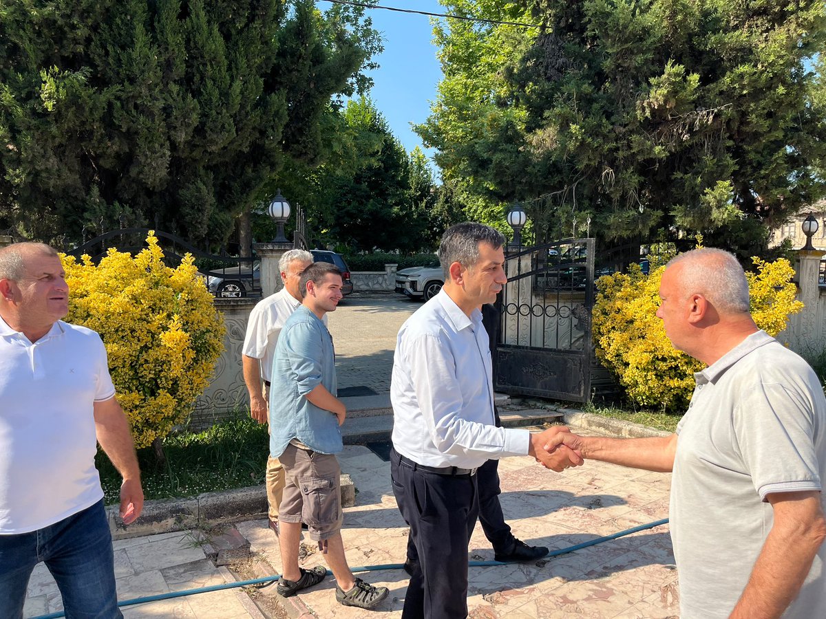 pbbfatihakin's tweet photo. Fevziye Mahallemizden, ikindi namazına müteakip son yolculuğuna uğurladığımız kıymetli hemşehrimiz Ahmet Nejat Yılmaz’ın cenaze merasimine katılarak ailesine, yakınlarına ve sevenlerine başsağlığı dileklerimizi ilettik.

Merhuma Allah’tan rahmet, kederli ailesine ve tüm yakınlarına sabır ve başsağlığı diliyorum. Mekânı cennet olsun.