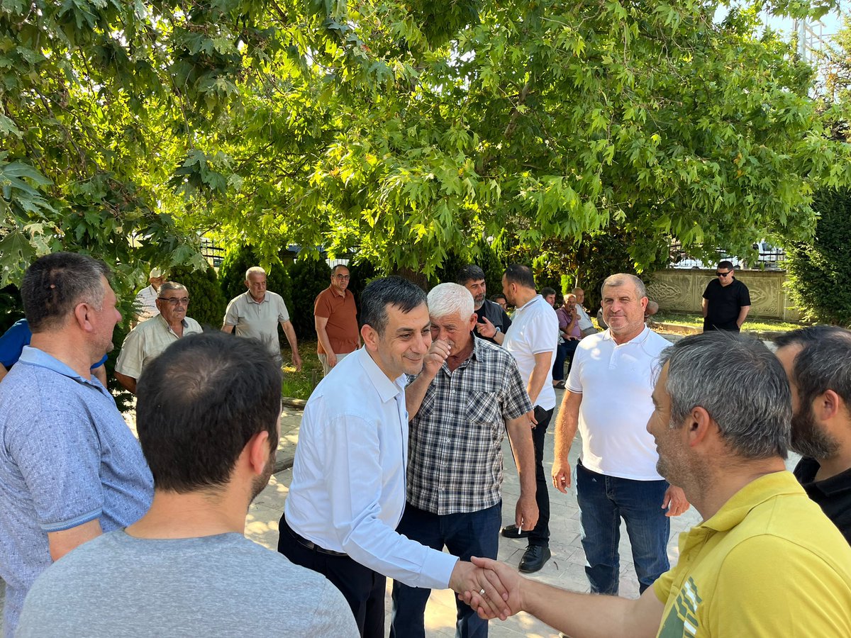 pbbfatihakin's tweet photo. Fevziye Mahallemizden, ikindi namazına müteakip son yolculuğuna uğurladığımız kıymetli hemşehrimiz Ahmet Nejat Yılmaz’ın cenaze merasimine katılarak ailesine, yakınlarına ve sevenlerine başsağlığı dileklerimizi ilettik.

Merhuma Allah’tan rahmet, kederli ailesine ve tüm yakınlarına sabır ve başsağlığı diliyorum. Mekânı cennet olsun.