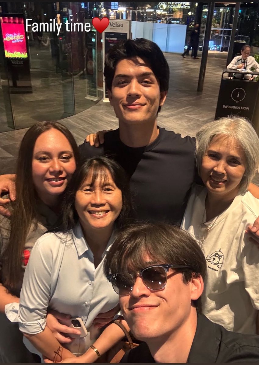 JossWayarofc's tweet photo. Family time ❤️

🌐 IGs: gawincaskeyy 

#JossWayar 
#JossGawin https://t.co/6e4LEAmjhH