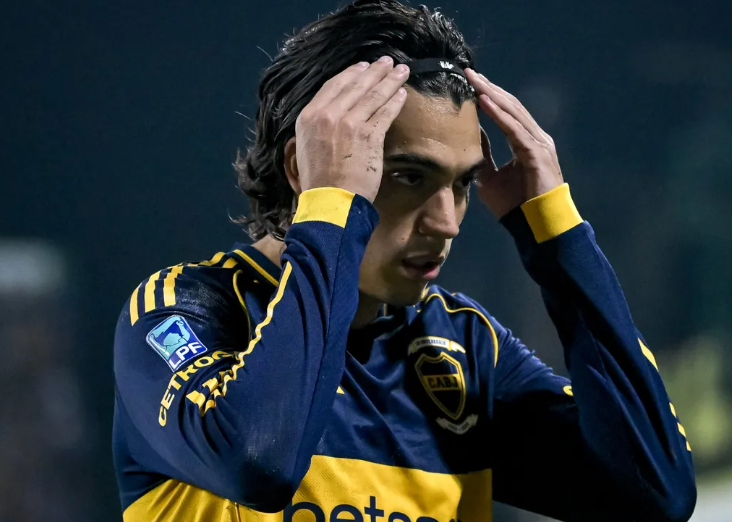 Nicoambrogi's tweet photo. Práctica de fútbol en Boca. Arruabarrena no incluyó a Exequiel Zeballos. No es tenido en cuenta. https://t.co/CCNuC0Aqyb
