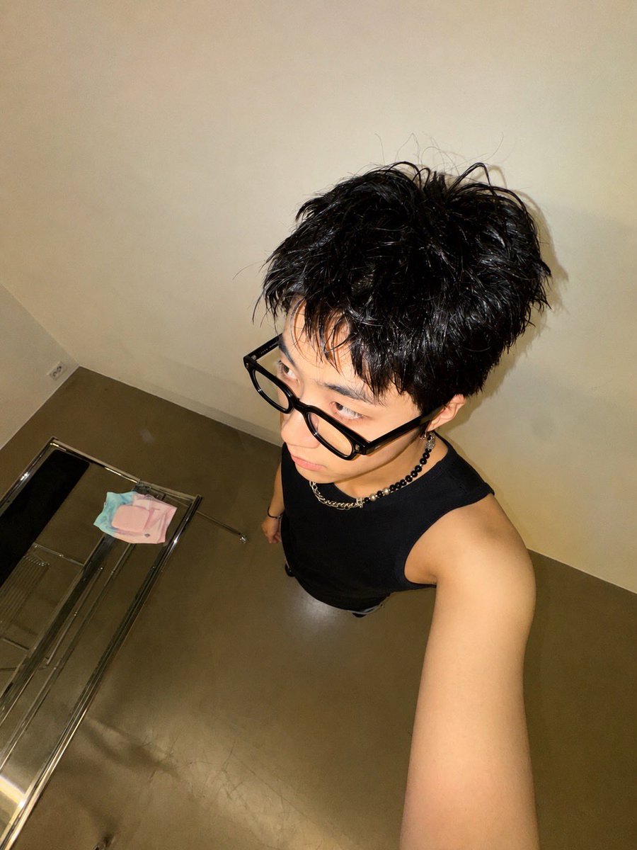 SUNDAYs_SUNDAEs's tweet photo. 260701 ์ง์ฑ์ด ์ธ์คํ๊ทธ๋จ ๊ฒ์๊ธ
โ
์ด์ญ์ผ๋
#js_pic
โ
#์ง์ฑ #Jiseong #js_pic
#ํฐ์์ด์ #TAN
#๋ฅ๋ธ๋ฃจ #Dipblu https://t.co/JYZ3u0FRLA