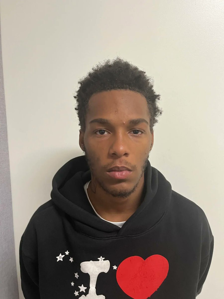 NatCon2022's tweet photo. Arrest finally made for the 4/9/26 carjacking murder of Christopher Gove, 32, in Gaithersburg, MD.
Police say Earl Deangelo Charles Jr., 18, murdered Gove in a residential area, then wrecked his car three miles away.
Gove lived in a 2% Black census tract. https://t.co/IxT0fbP8p3