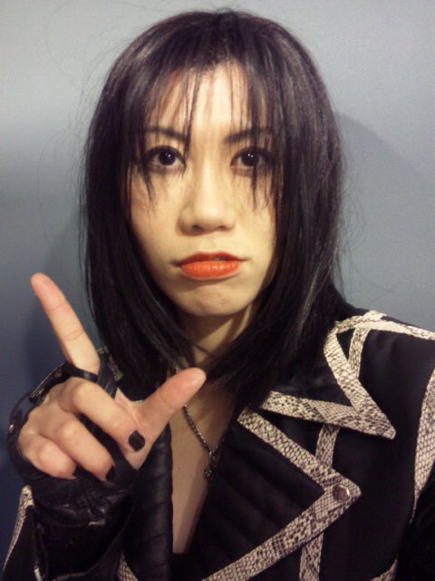 ctw18666's tweet photo. 【リクエストお知らせ】　

PENICILLINの祭り2026がリクエストライブということで、前にもやりましたが、コス衣装のリクエストを募集します。

本当は、66種類の衣装の応募フォームを作っていたのですが、全てデータを飛ばしてしまい、申し訳ございません。

もう時間がないので、こちらの投稿に着てほしい画像や衣装を教えてください

数が多いかどうかだけで決まるわけではありませんが、参考にさせていただきます。

【応募期間】2026年7月22日 23:59まで

期間中1人何回でも何個でもOKです！
その他ご意見・ご連絡もお待ちしております。 
こちらに書きにくい方は、DMでもOKです。

フォローしていないけれど、興味があって書きたい人も遠慮なくご連絡ください。 
また、当日ライブに行けない方や、PENICILLINのファンではないけれど
「PENICILLINのことを知っていて、この衣装を見てみたい！」という人もOKです。

※嫌がらせや誹謗中傷についての書き込みはNGとさせていただきます。

どうか、皆様のご意見をお聞かせください。 よろしくお願いいたします。

衣装によっては、髪の毛の問題もあるから…不安だけどね笑

参考までに過去の画像

Grind Candy
WILL
Blue Moon
JUMP#1

#ct18