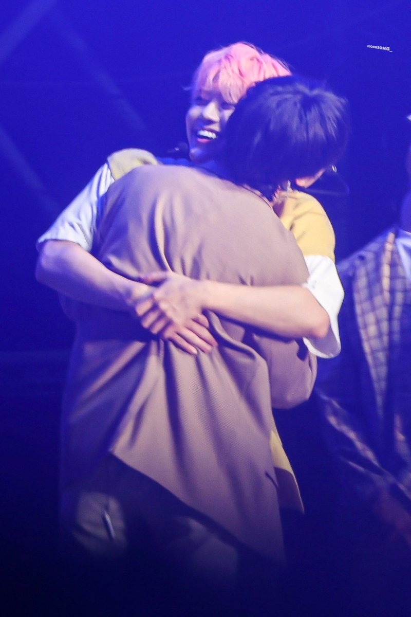 hchxna's tweet photo. 둘 다 스킨십 좋아해서 빈틈없이 꼬옥 안아주는거 좋다
물론한명이튕길때도잇지만요 https://t.co/3Jb8IDpZ9R