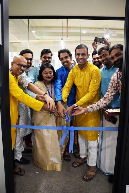 NaFaUpSpo's tweet photo. 🇺🇸 #USbased #ARKOCorp., one of #America's largest convenience store operators and fuel wholesalers, has inaugurated #ARKOGPMGCC India in #Bengaluru. The new #GlobalCapabilityCentre #GCC will drive #businesstransformation, entr modernization, & op excellence across ARKO's U.S. ops https://t.co/p1hJu0L8ZM